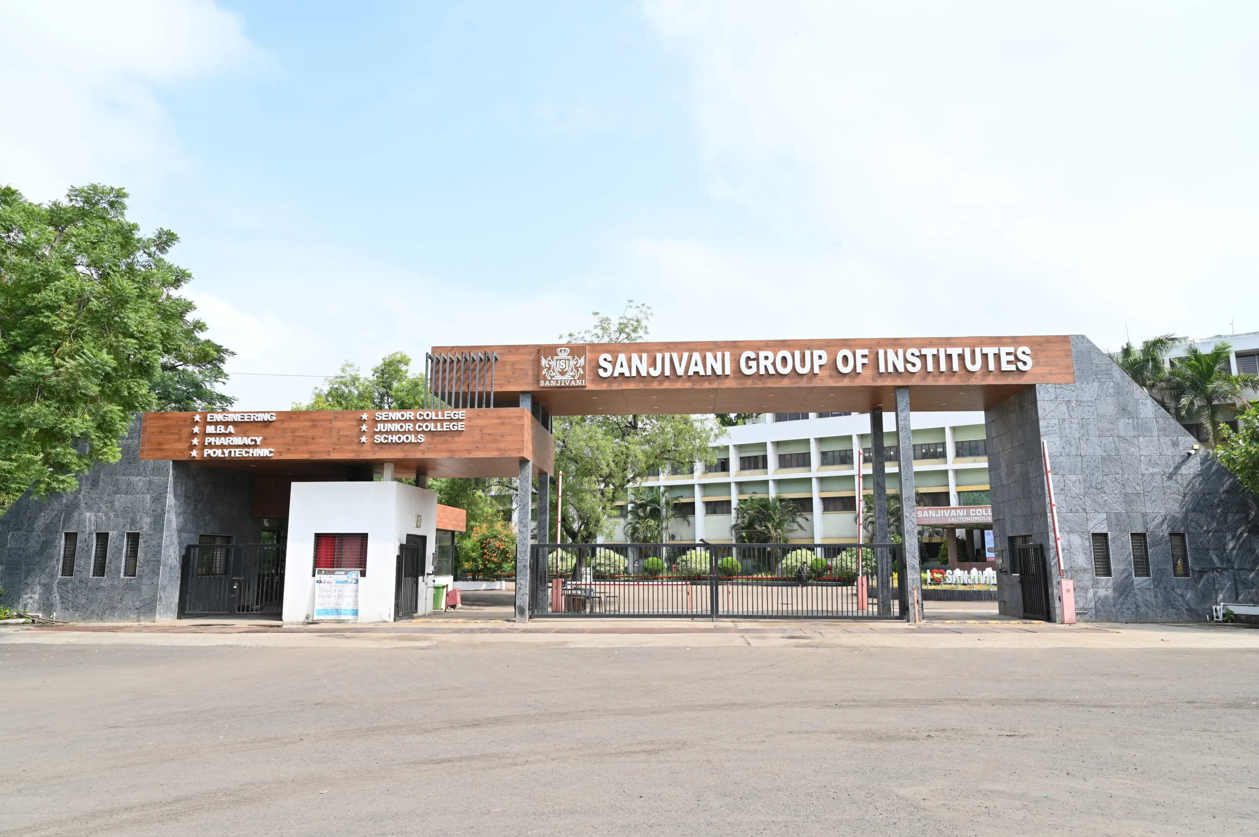 Sanjivani Junior College Main Gate